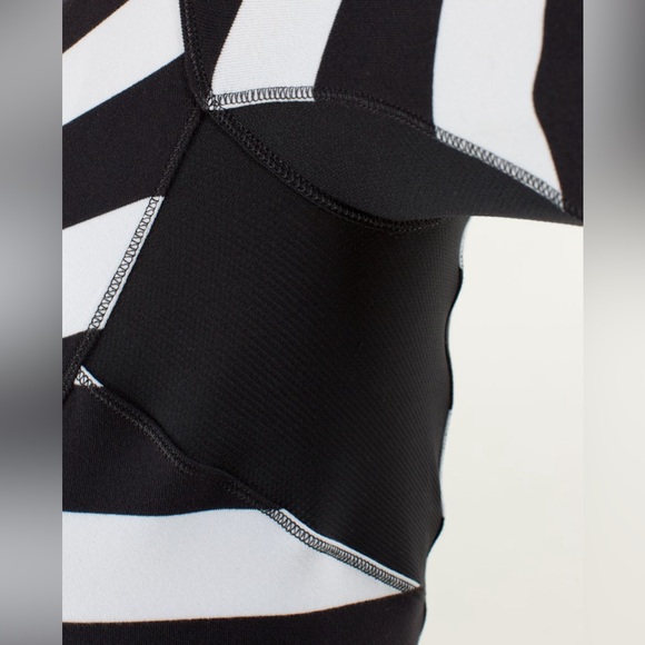 Lululemon Striped Base Runner Long Sleeve - Picture 6 of 13